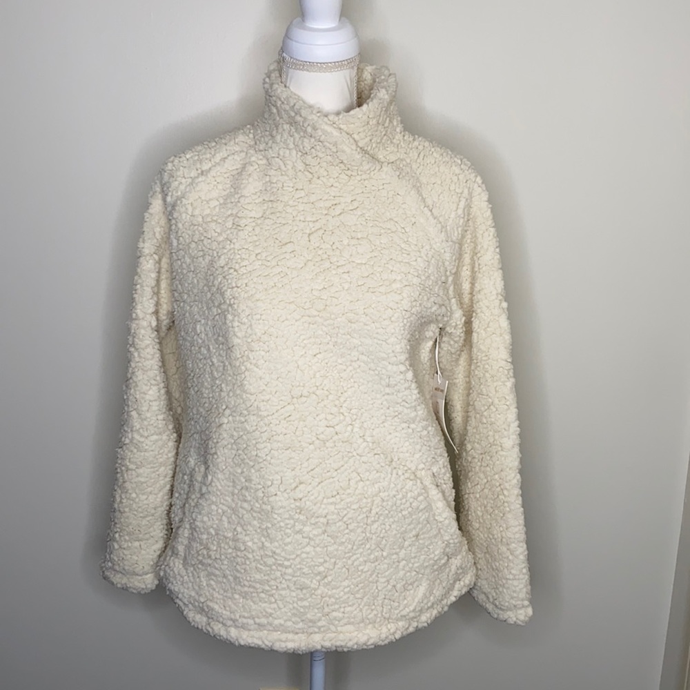 Austin Pullover- Balance Collection - Picture 4 of 12